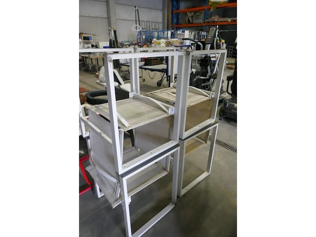 Verzameling stoelen - afbeelding 2 van  7