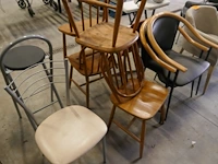 Verzameling stoelen - afbeelding 5 van  7