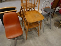 Verzameling stoelen - afbeelding 7 van  7