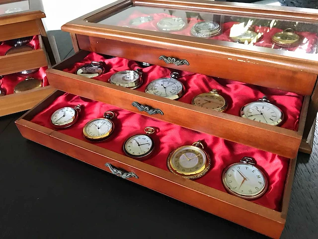 Verzameling zakhorloges (82x) inclusief 3 display kastjes - afbeelding 11 van  21