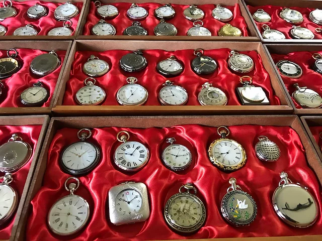 Verzameling zakhorloges (82x) inclusief 3 display kastjes - afbeelding 14 van  21