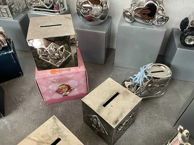 Verzilverde spaarpotten van o.a. zilverstad (18x) - afbeelding 9 van  12