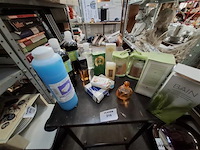 Verzorgingsprodukten - afbeelding 1 van  3