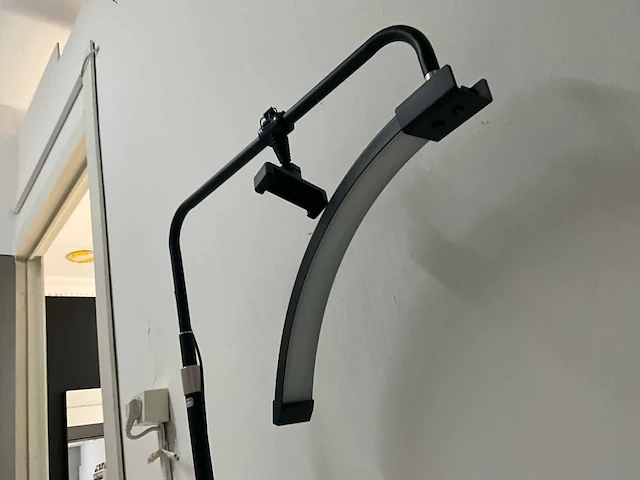Verzorgingstafel met staande lamp - afbeelding 4 van  15