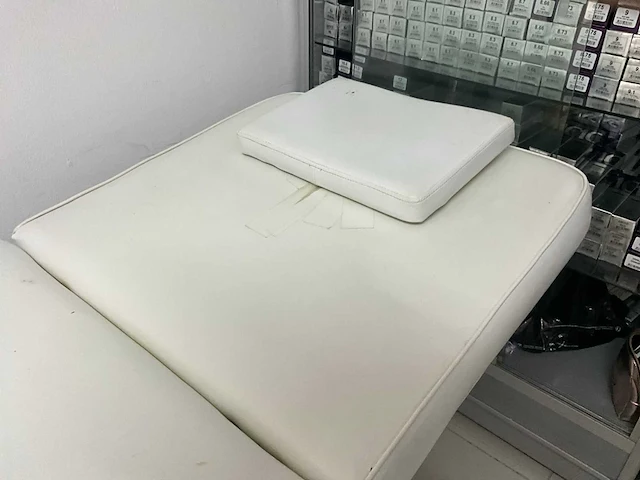 Verzorgingstafel met staande lamp - afbeelding 11 van  15