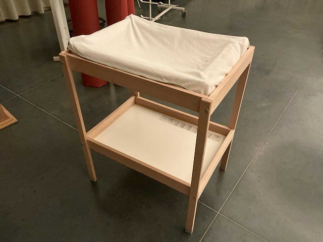 Verzorgingstafel - afbeelding 1 van  3
