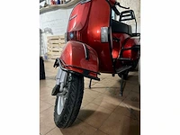 Vespa - 200 - vespa oldtimer bike red - afbeelding 3 van  33