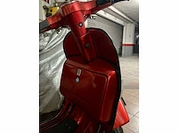 Vespa - 200 - vespa oldtimer bike red - afbeelding 6 van  33