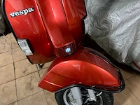 Vespa - 200 - vespa oldtimer bike red - afbeelding 7 van  33