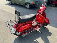 Vespa - 200 - vespa oldtimer bike red - afbeelding 10 van  33