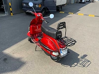 Vespa - 200 - vespa oldtimer bike red - afbeelding 13 van  33