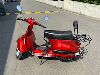 Vespa - 200 - vespa oldtimer bike red - afbeelding 14 van  33