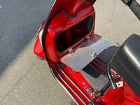 Vespa - 200 - vespa oldtimer bike red - afbeelding 18 van  33