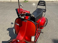 Vespa - 200 - vespa oldtimer bike red - afbeelding 24 van  33