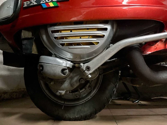 Vespa - 200 - vespa oldtimer bike red - afbeelding 33 van  33