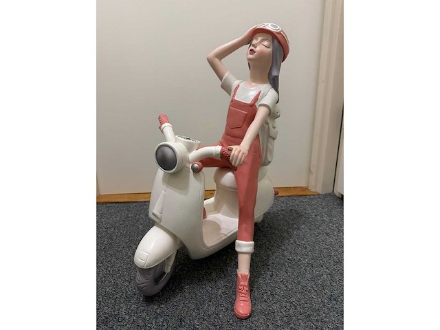 Vespa - beeld - afbeelding 2 van  3