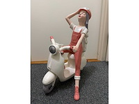 Vespa - beeld - afbeelding 2 van  3