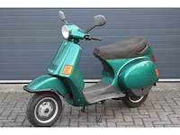 Vespa piaggio - cosa - retro scooter - afbeelding 1 van  6