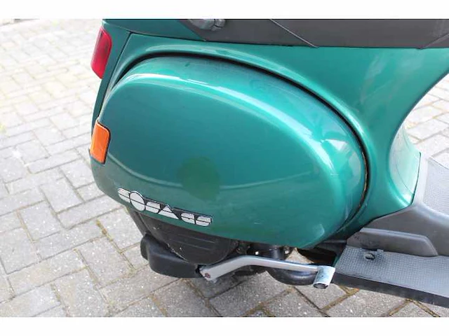 Vespa piaggio - cosa - retro scooter - afbeelding 4 van  6