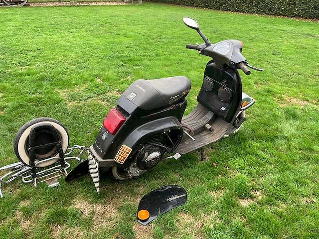 Vespa piaggio 50 special - zwart - project - afbeelding 12 van  14
