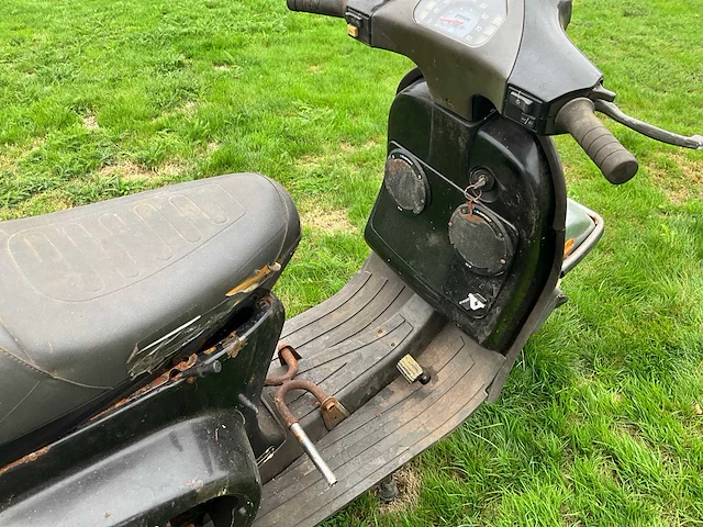Vespa piaggio 50 special - zwart - project - afbeelding 14 van  14