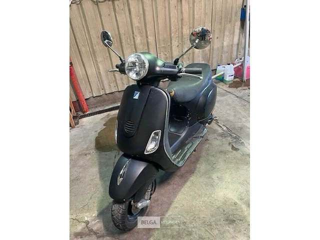 Vespa - afbeelding 1 van  5