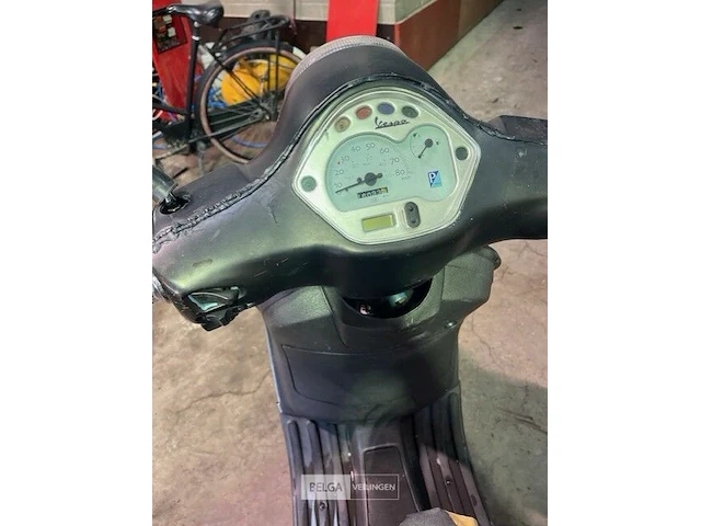 Vespa - afbeelding 5 van  5