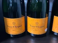 Veuve clicquot champagne - afbeelding 2 van  2