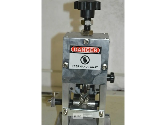 Vevor kabel stripmachine manoweer 30x10cm - afbeelding 2 van  5