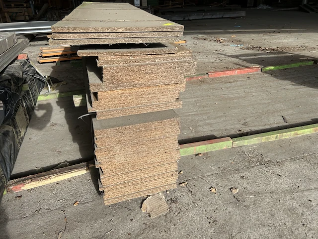 Vezelplaat planken (+/-45st) - lengtes tot +/- 2500mm (174-17) - afbeelding 2 van  2