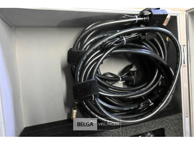 Vga switch in koffer - afbeelding 4 van  7