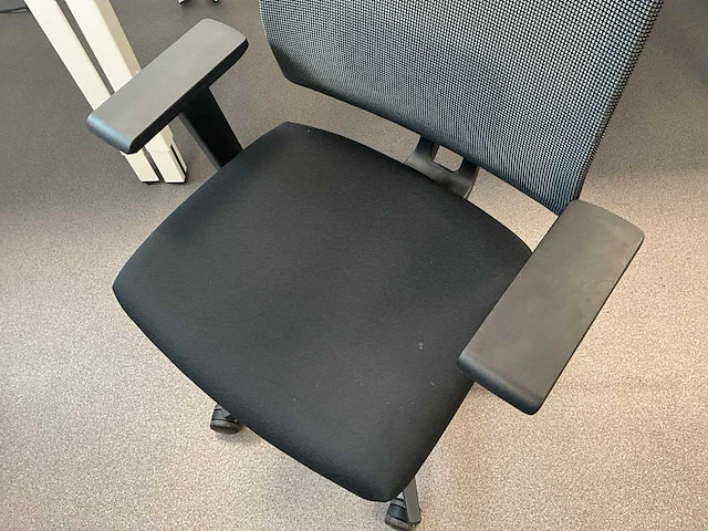 Viasit linea ergonomische bureaustoelen (4x) - afbeelding 2 van  10