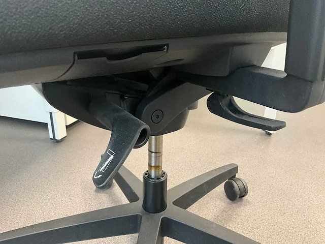 Viasit linea ergonomische bureaustoelen (4x) - afbeelding 7 van  10