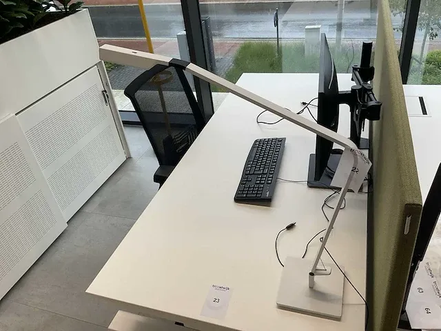 Vibia design bureaulamp - afbeelding 3 van  4