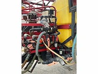 Vicon rau getrokken veldspuit - afbeelding 5 van  19