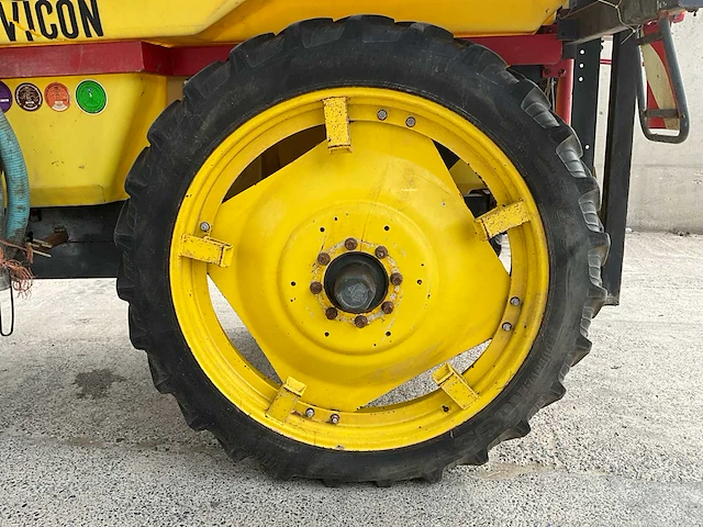 Vicon rau getrokken veldspuit - afbeelding 8 van  19