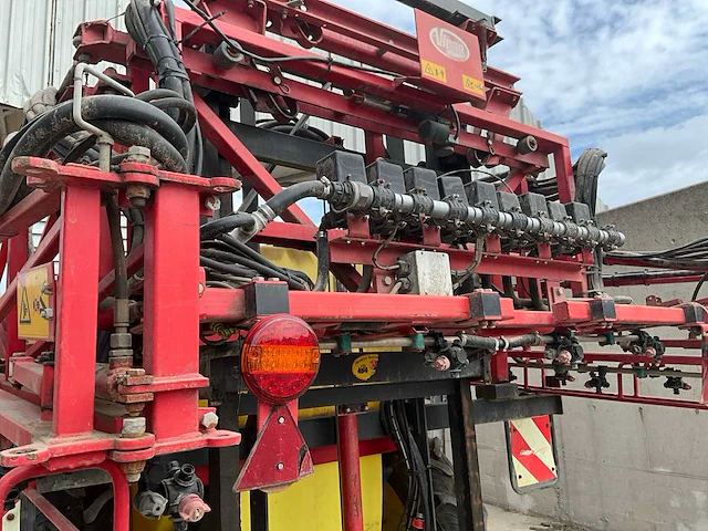 Vicon rau getrokken veldspuit - afbeelding 9 van  19