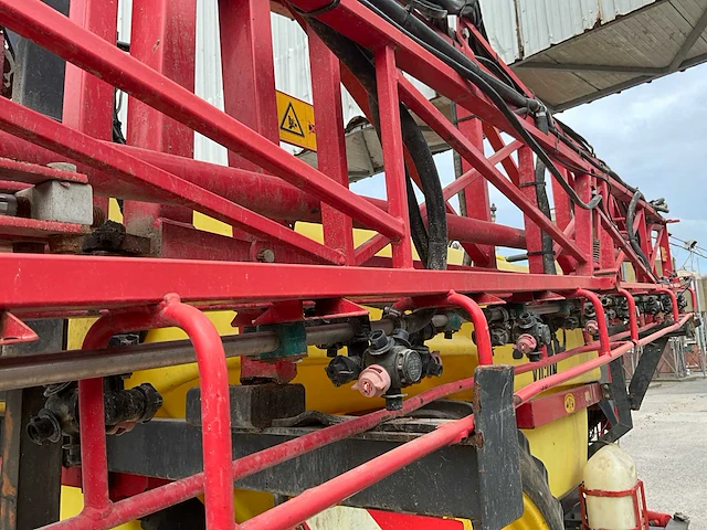 Vicon rau getrokken veldspuit - afbeelding 11 van  19