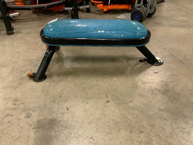 Vicore flat bench air krachtstation - afbeelding 1 van  4