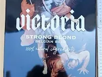 Victoria strong blond bier origineel reclamebord metaal - afbeelding 1 van  4