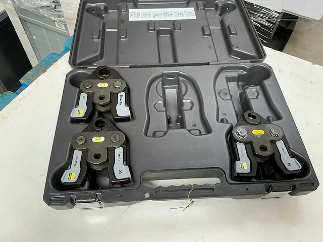 Viega raxinox persbek (3x) - afbeelding 1 van  6