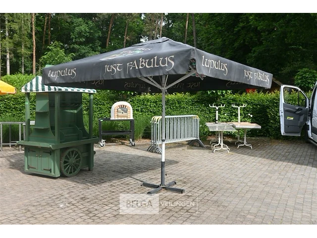 Vierkante parasol met voet - afbeelding 1 van  7