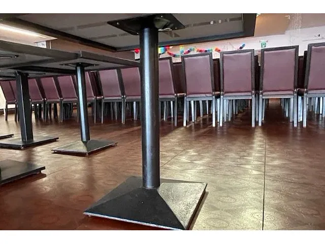 Vierkante tafels - afbeelding 2 van  3