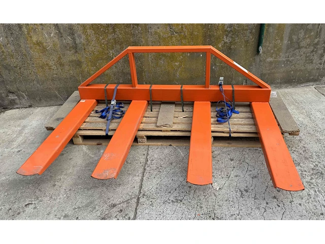 Viervorker 2000kg - afbeelding 2 van  5