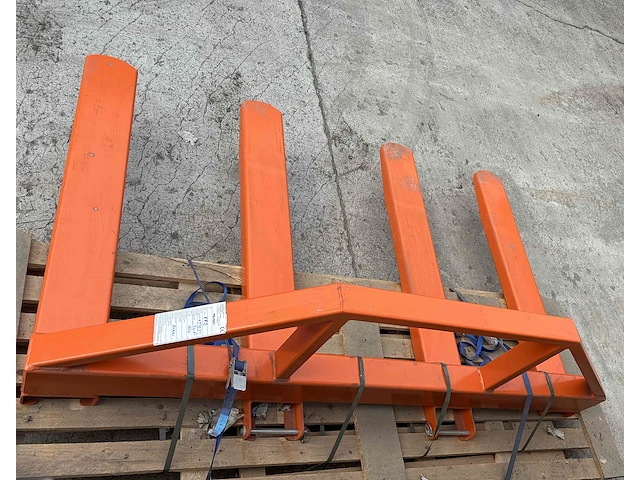 Viervorker 2000kg - afbeelding 4 van  5