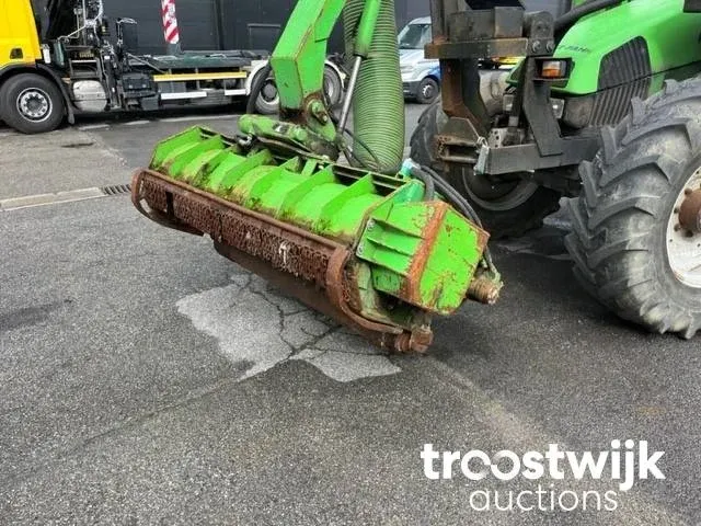 Vierwielaangedreven landbouwtractor combinatie - afbeelding 3 van  23