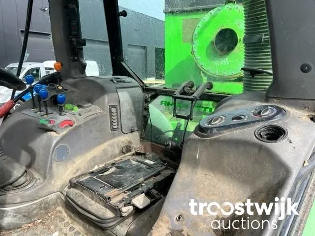 Vierwielaangedreven landbouwtractor combinatie - afbeelding 4 van  23