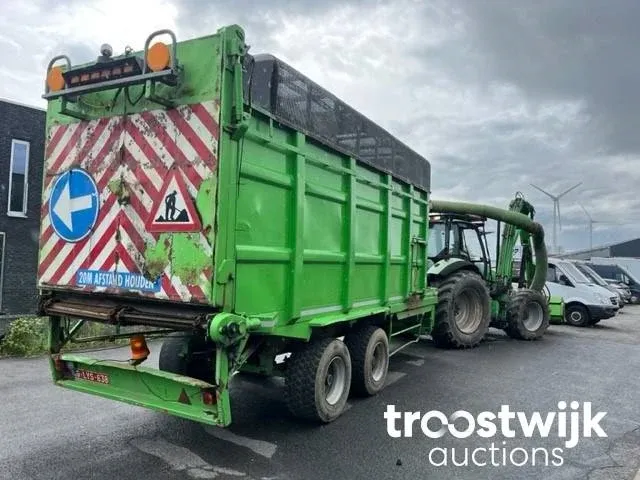 Vierwielaangedreven landbouwtractor combinatie - afbeelding 19 van  23