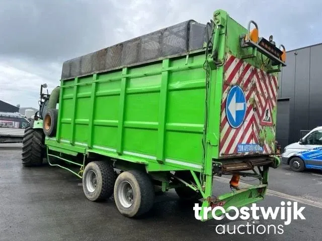 Vierwielaangedreven landbouwtractor combinatie - afbeelding 21 van  23