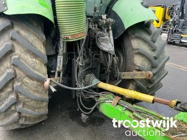 Vierwielaangedreven landbouwtractor combinatie - afbeelding 23 van  23